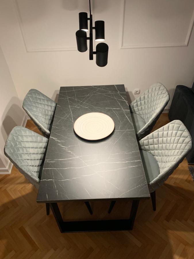 Apartman Geneva บิเยลยินา ภายนอก รูปภาพ