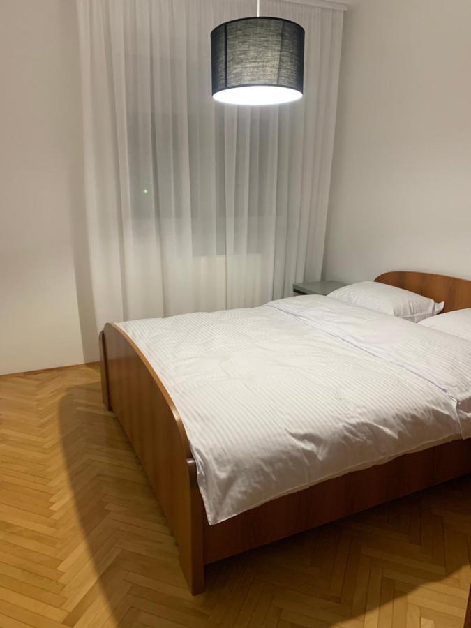 Apartman Geneva บิเยลยินา ภายนอก รูปภาพ